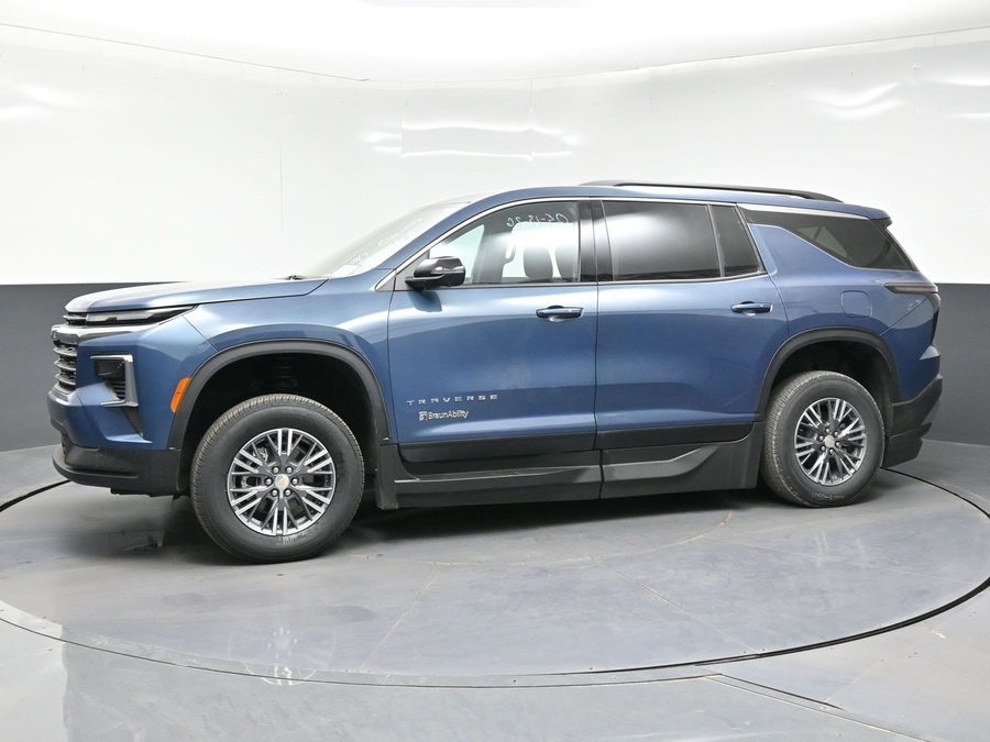 Blue Chevrolet Traverse image number 2