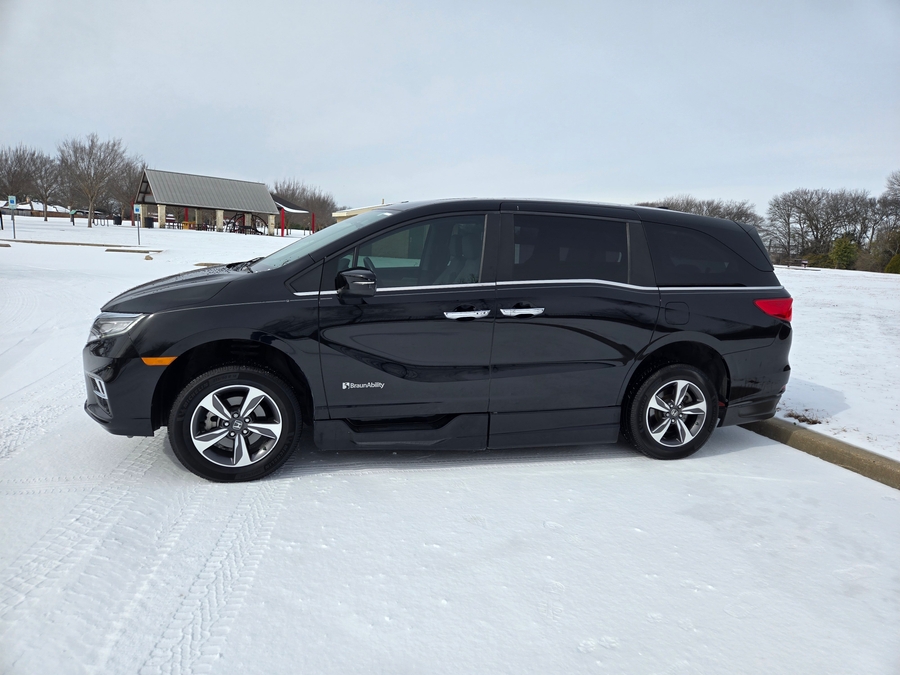 Used 2019 Honda Odyssey Touring - BraunAbility Side Entry Entry In Floor Automatic Ramp