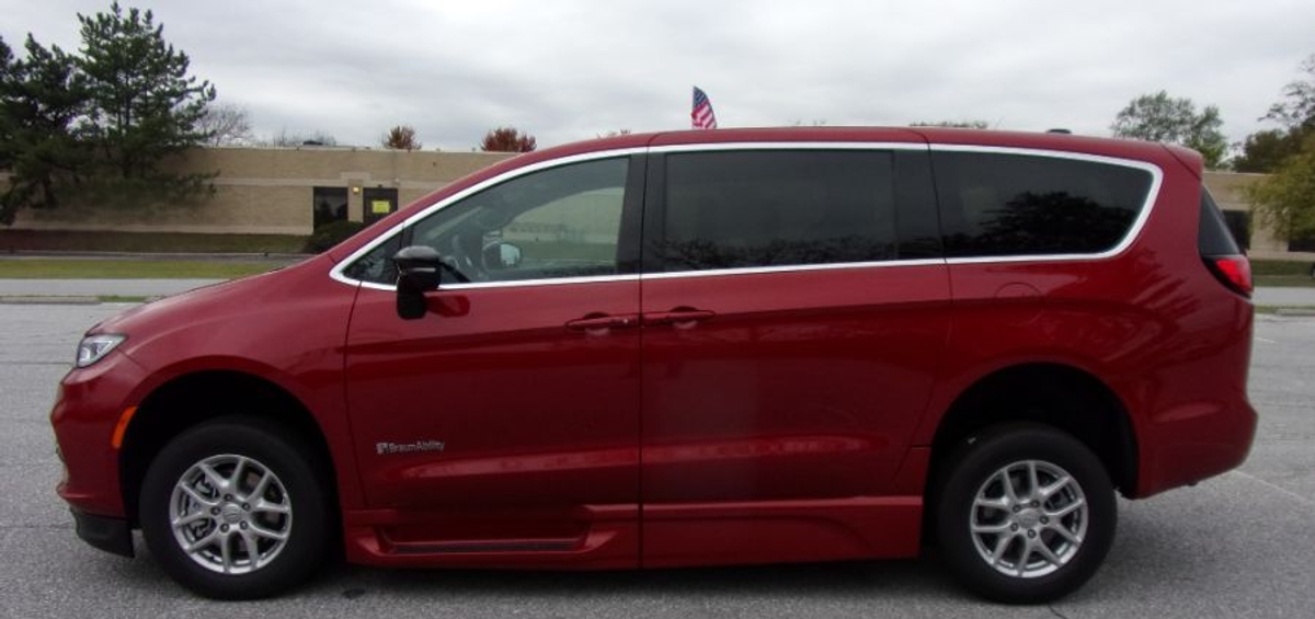 2025 CHRYSLER PACIFICA - Image 5