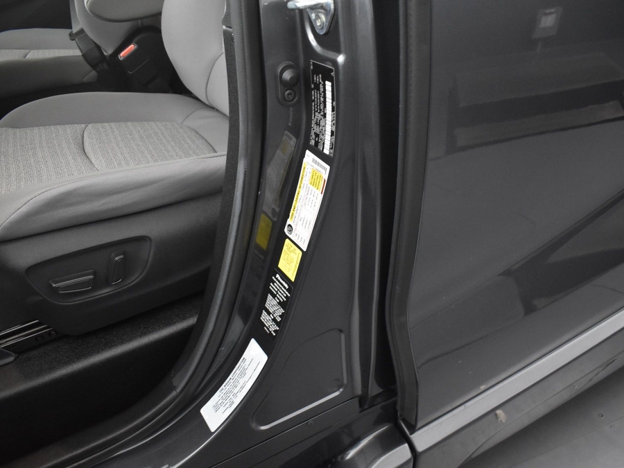 New 2025 Toyota Sienna Hybrid LE - BraunAbility Side Entry Entry Fold Out Automatic Ramp