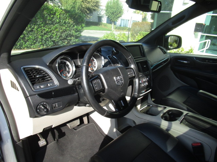 Used 2019 Dodge Grand Caravan SXT - OTH Rear Entry Entry Fold Out Manual Ramp