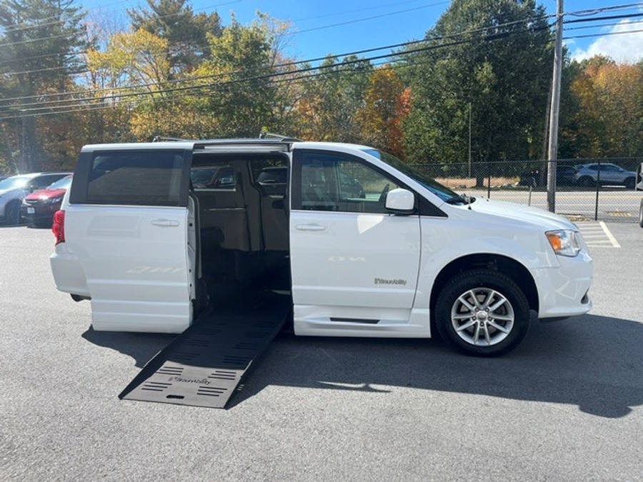 White Dodge Grand Caravan image number 1
