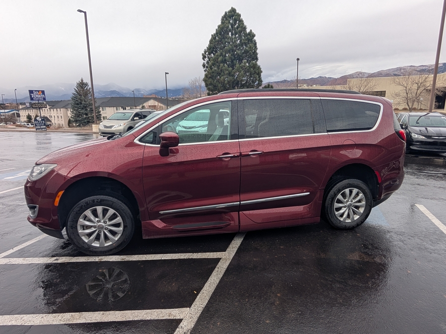 Used 2017 Chrysler Pacifica Touring-L - VMI Side Entry Entry In Floor Automatic Ramp