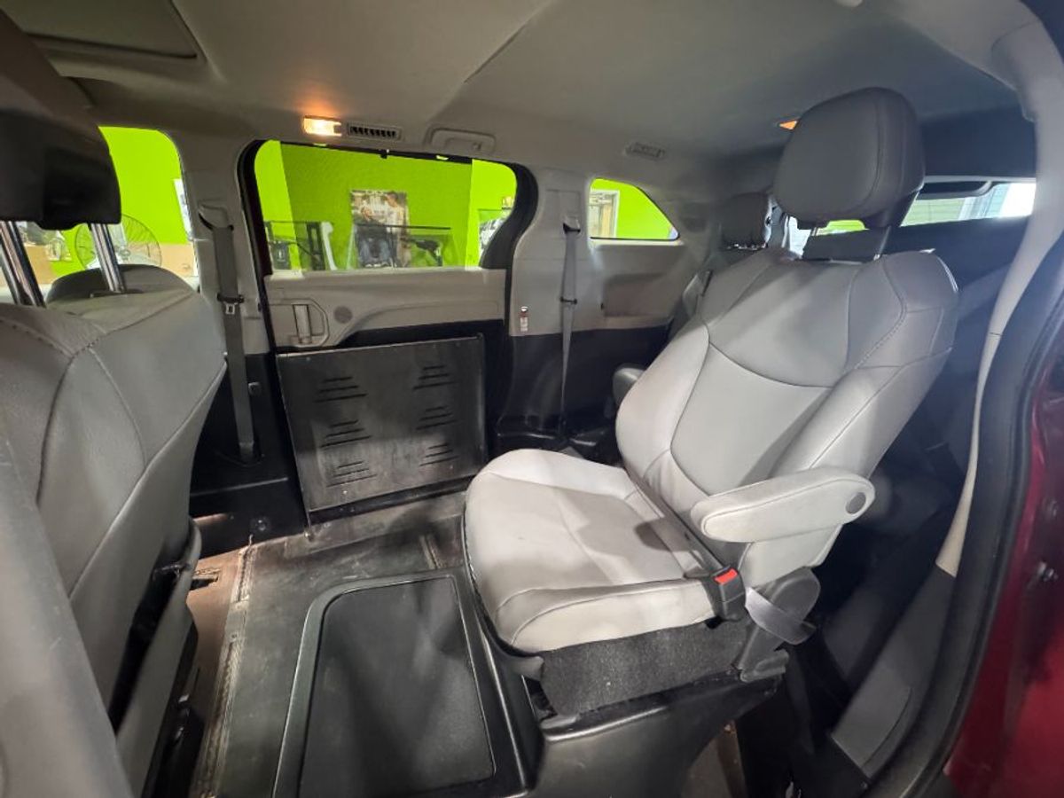 2022 TOYOTA SIENNA - Image 5
