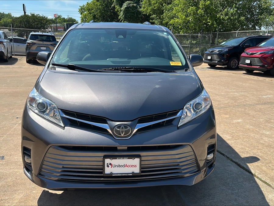 Used 2020 Toyota Sienna XLE Premium - BraunAbility Side Entry Entry Fold Out Automatic Ramp