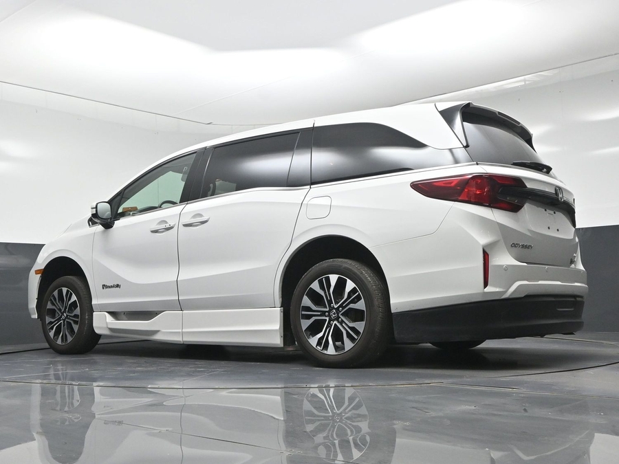 Used 2025 Honda Odyssey Elite - BraunAbility Side Entry In Floor Automatic Ramp