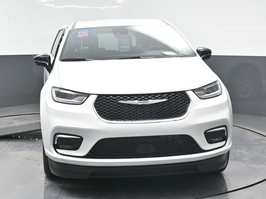 New 2025 Chrysler Pacifica Select Safety - BraunAbility Side Entry Entry In Floor Automatic Ramp