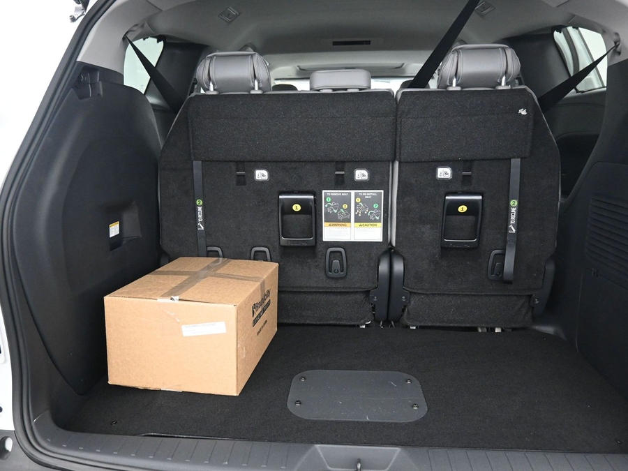New 2026 Toyota Sienna Hybrid XLE Base - BraunAbility Side Entry Fold Out Automatic Ramp