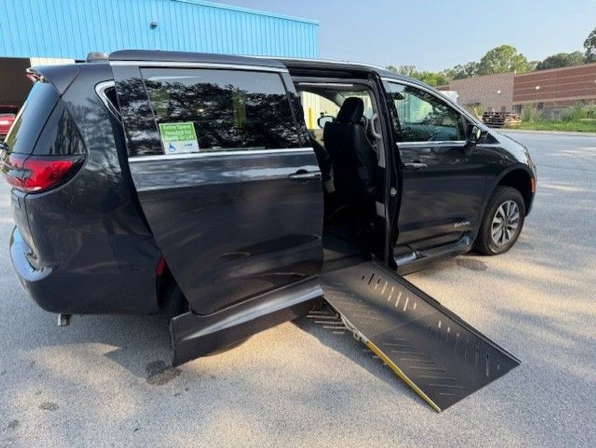 2021 CHRYSLER PACIFICA - Image 16