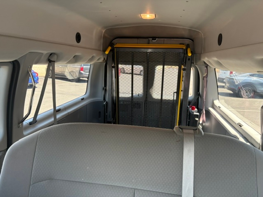 Used 2009 Ford E-Series E-350 SD XL - OTH Rear Entry Lift Automatic Ramp