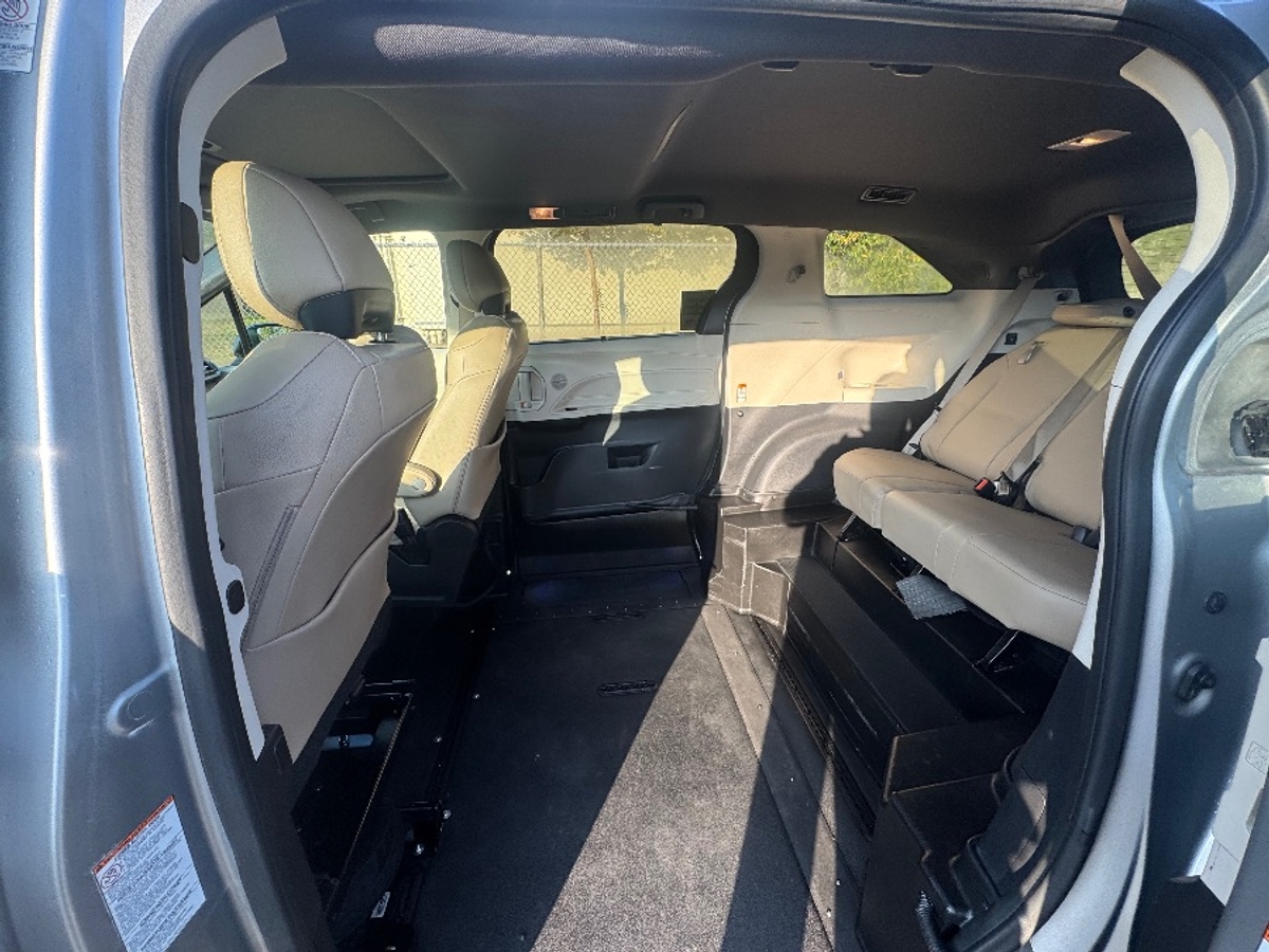 2022 TOYOTA SIENNA - Image 5