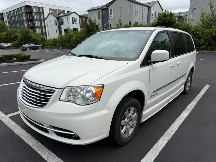 Used 2011 Chrysler Town and Country Touring - BraunAbility Side Entry Fold Out Automatic Ramp