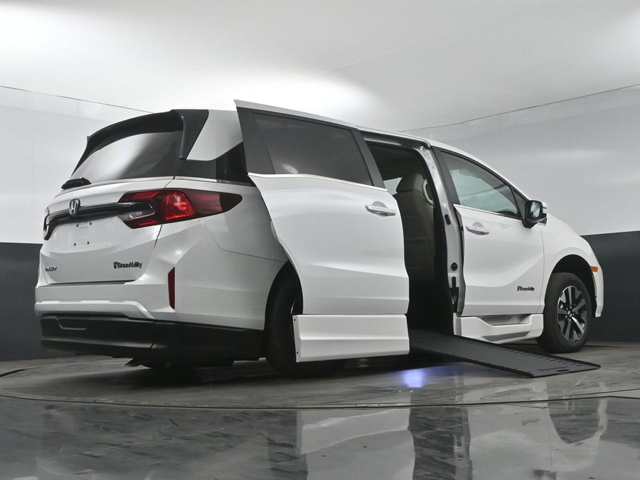 New 2025 Honda Odyssey EX-L - BraunAbility Side Entry Entry In Floor Automatic Ramp