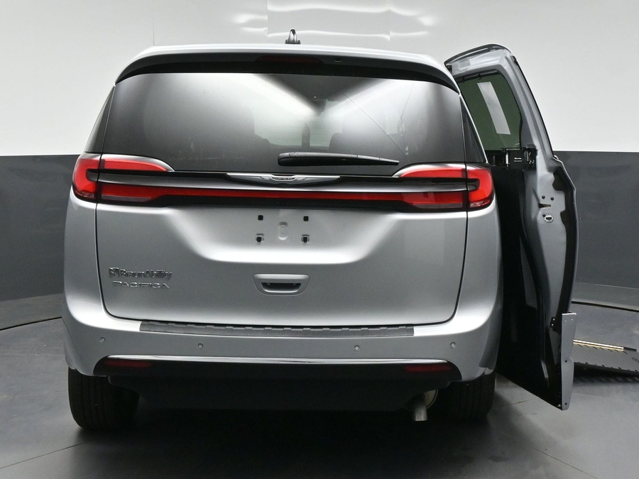 Used 2024 Chrysler Pacifica Touring L - BraunAbility Side Entry In Floor Automatic Ramp