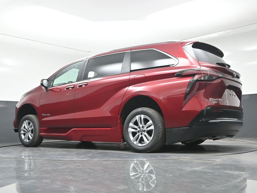 New 2026 Toyota Sienna Hybrid Limited - BraunAbility Side Entry In Floor Automatic Ramp