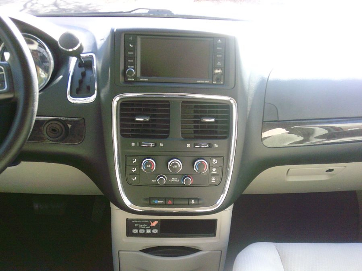 2017 DODGE GRAND CARAVAN - Image 13