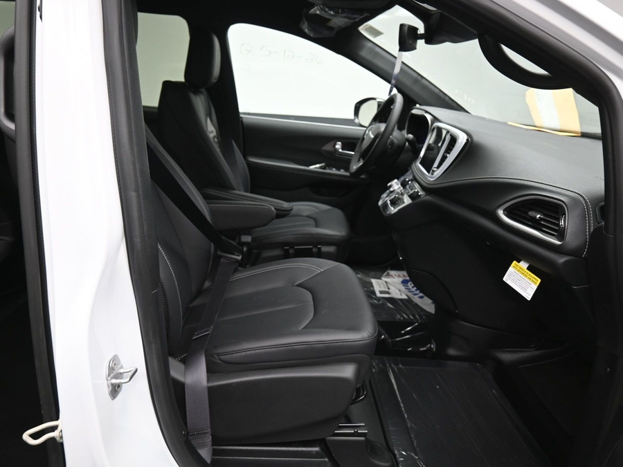 White Chrysler Pacifica image number 6