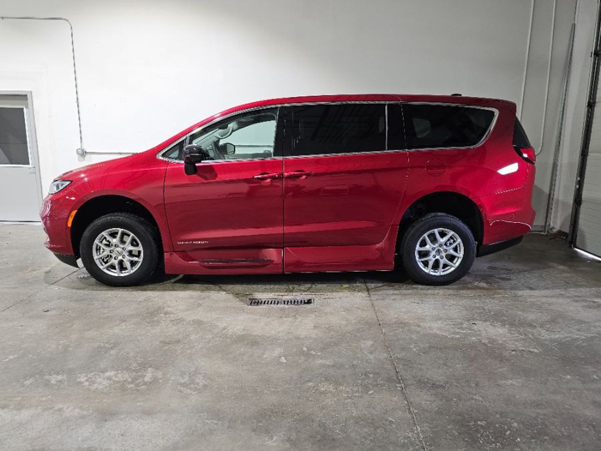 2024 CHRYSLER PACIFICA - Image 6