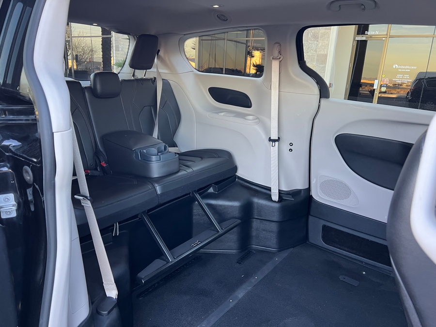 Used 2017 Chrysler Pacifica Touring L - VMI Side Entry Entry In Floor Automatic Ramp