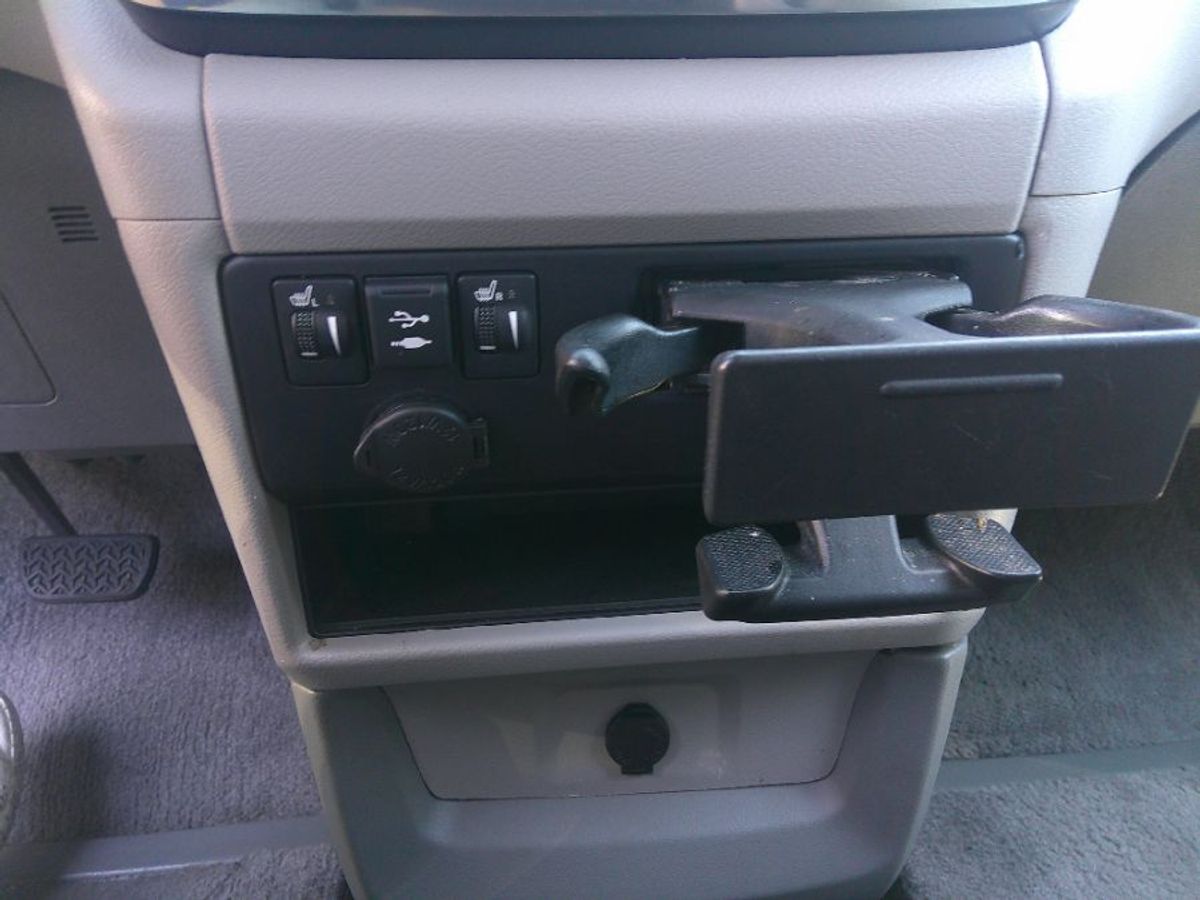 Black Toyota Sienna image number 12