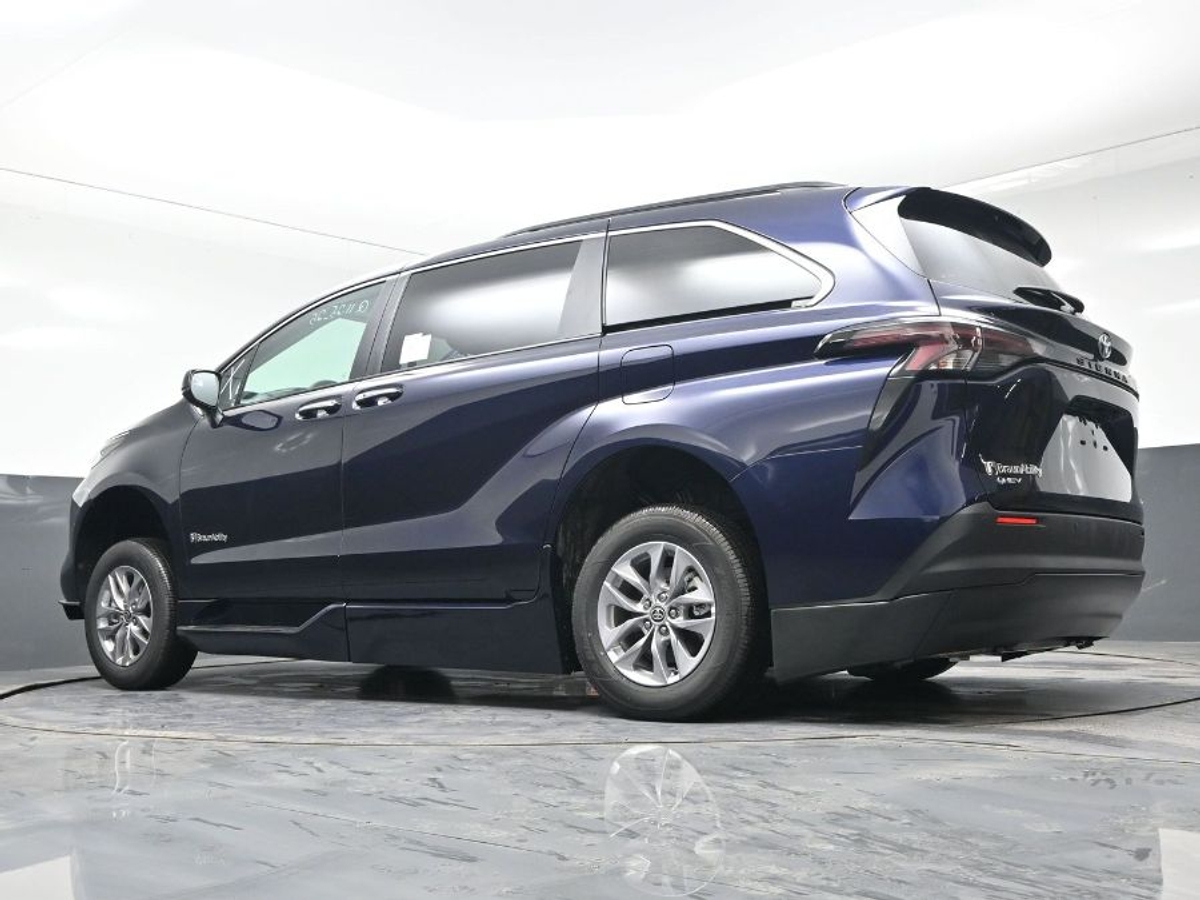 2025 TOYOTA SIENNA - Image 21