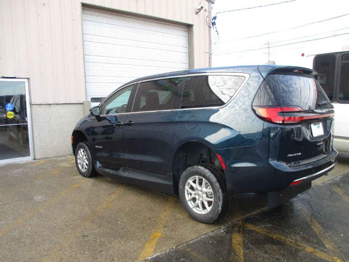 2024 CHRYSLER PACIFICA - Image 5