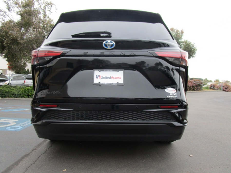 New 2025 Toyota Sienna Hybrid XSE Sport - BraunAbility Side Entry Entry In Floor Automatic Ramp
