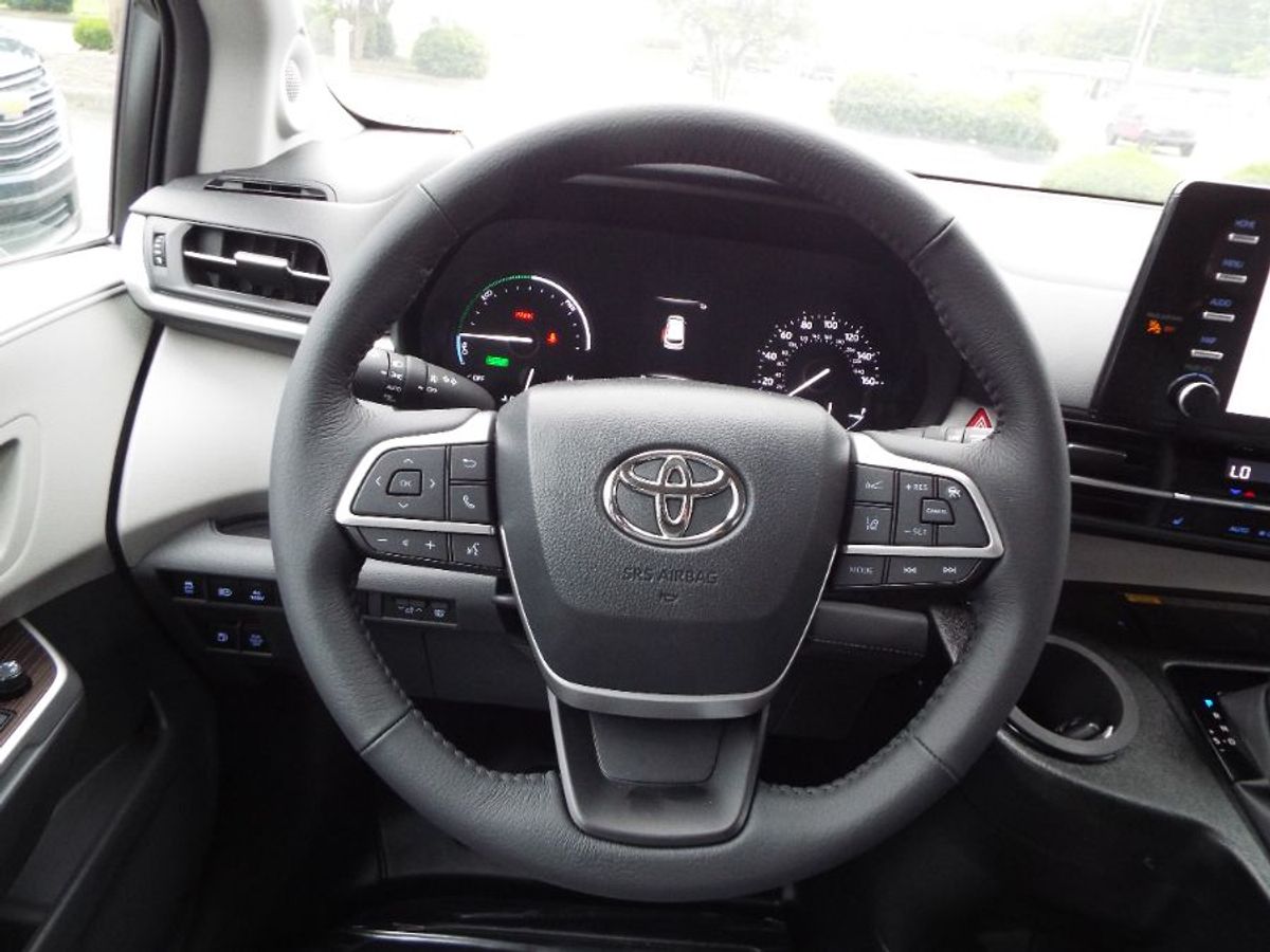 2024 TOYOTA SIENNA - Image 23