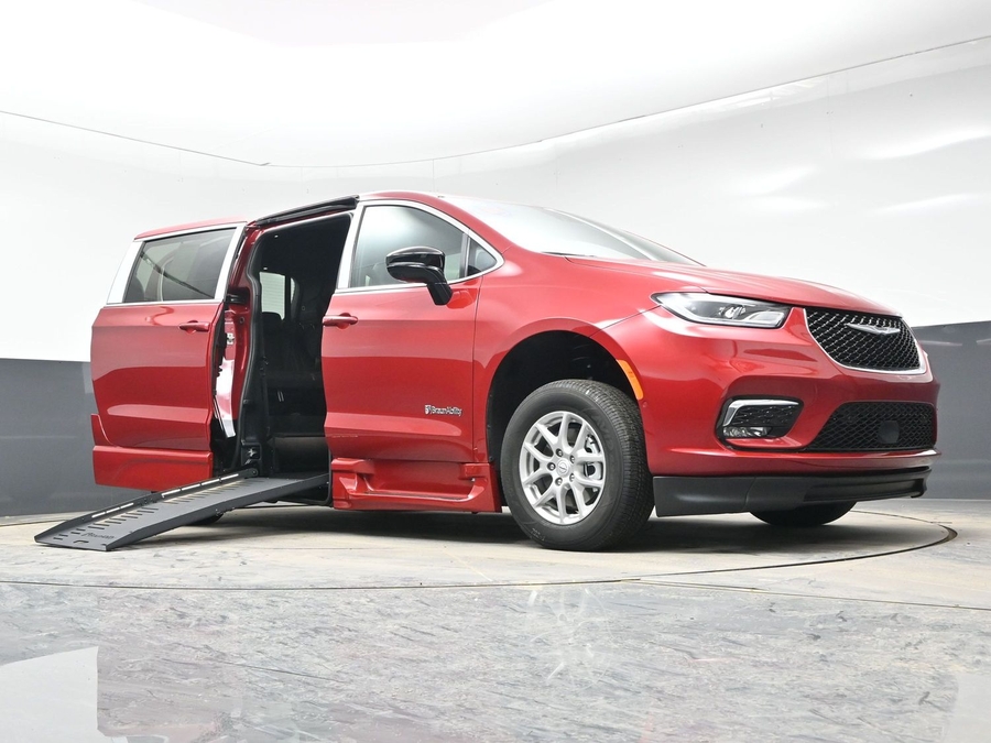 Red Chrysler Pacifica image number 16