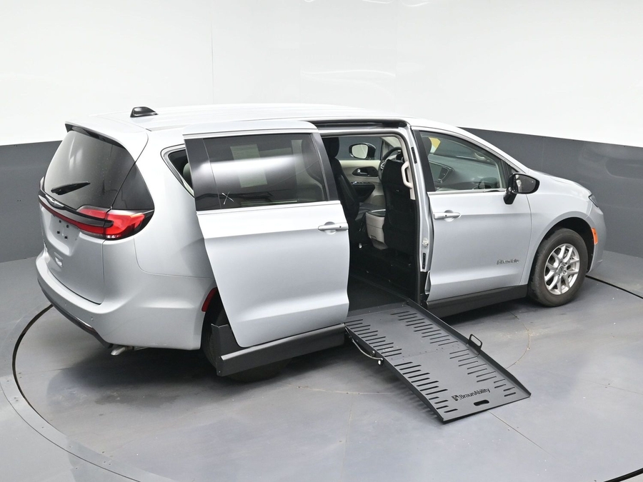 Used 2024 Chrysler Pacifica Touring L - BraunAbility Side Entry Fold Out Manual Ramp