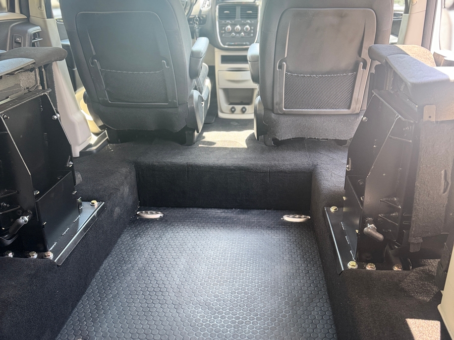 Used 2019 Dodge Grand Caravan SE - International Mobility Rear Entry Fold Out Manual Ramp