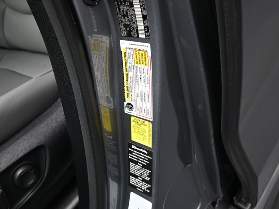 New 2026 Toyota Sienna Hybrid XLE Base - BraunAbility Side Entry Entry Fold Out Automatic Ramp
