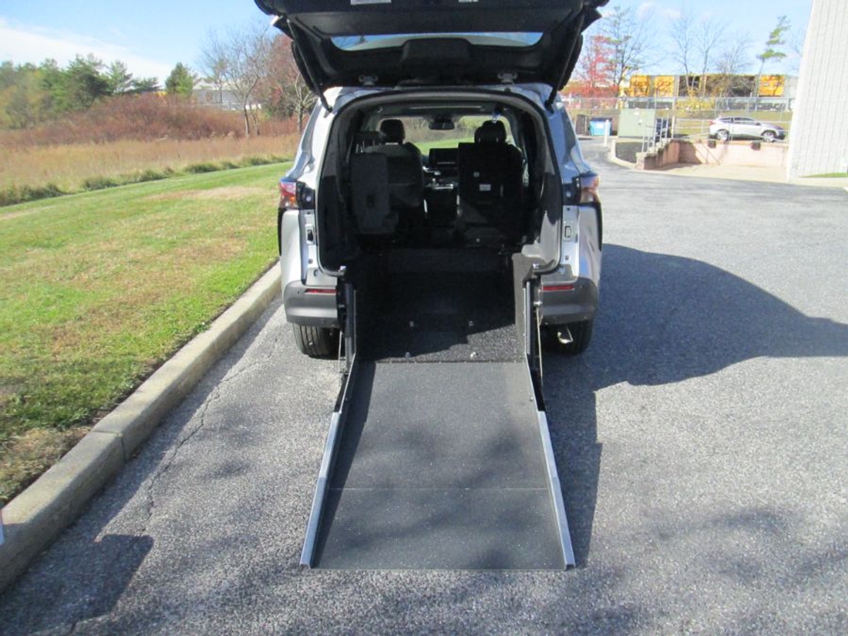 2024 TOYOTA SIENNA - Image 13