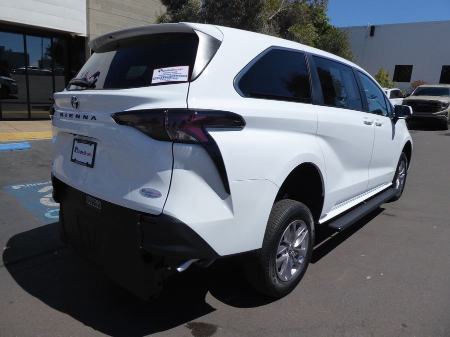 New 2026 Toyota Sienna Hybrid LE - Vantage Mobility Rear Entry Fold Out Manual Ramp
