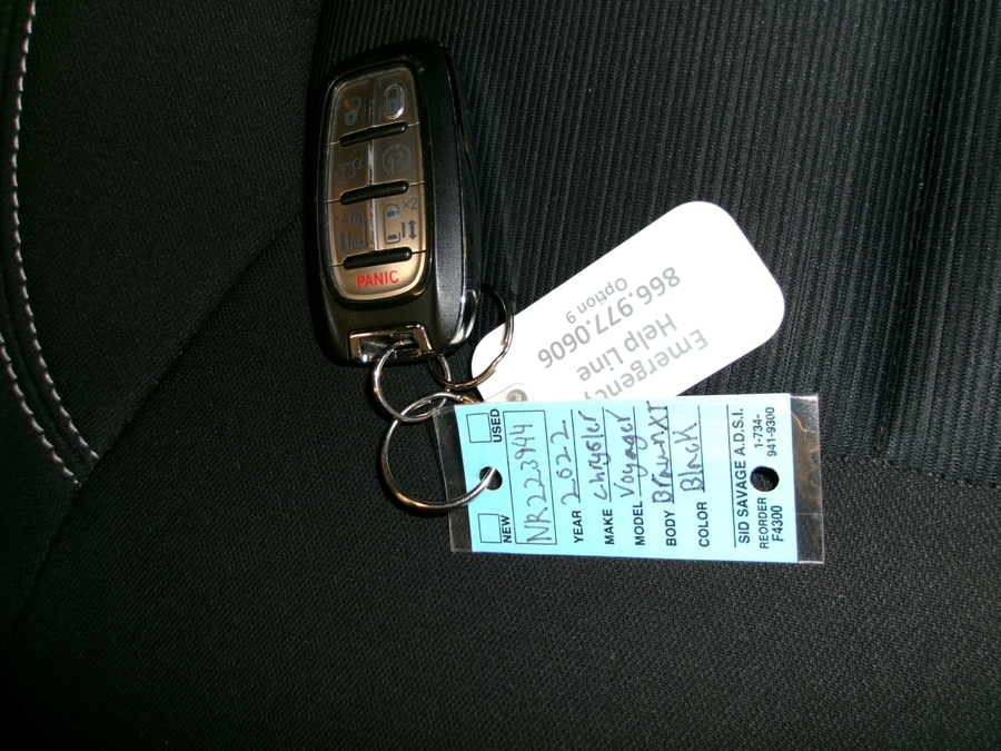 White Dodge Grand Caravan image number 10