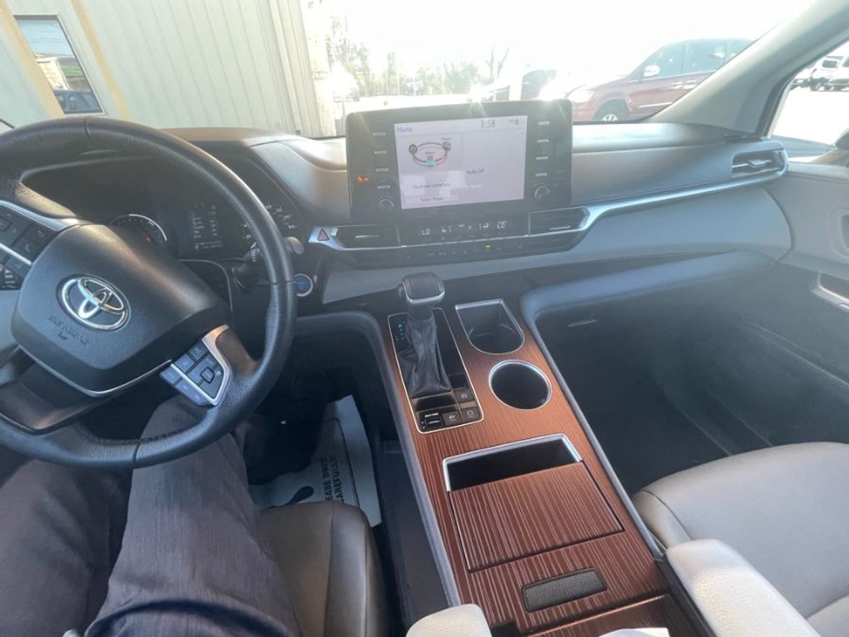 2024 TOYOTA SIENNA - Image 7