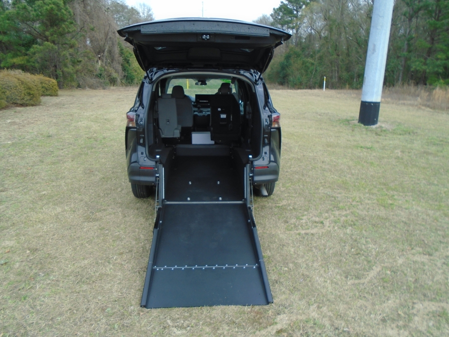 2025 TOYOTA SIENNA - Image 14