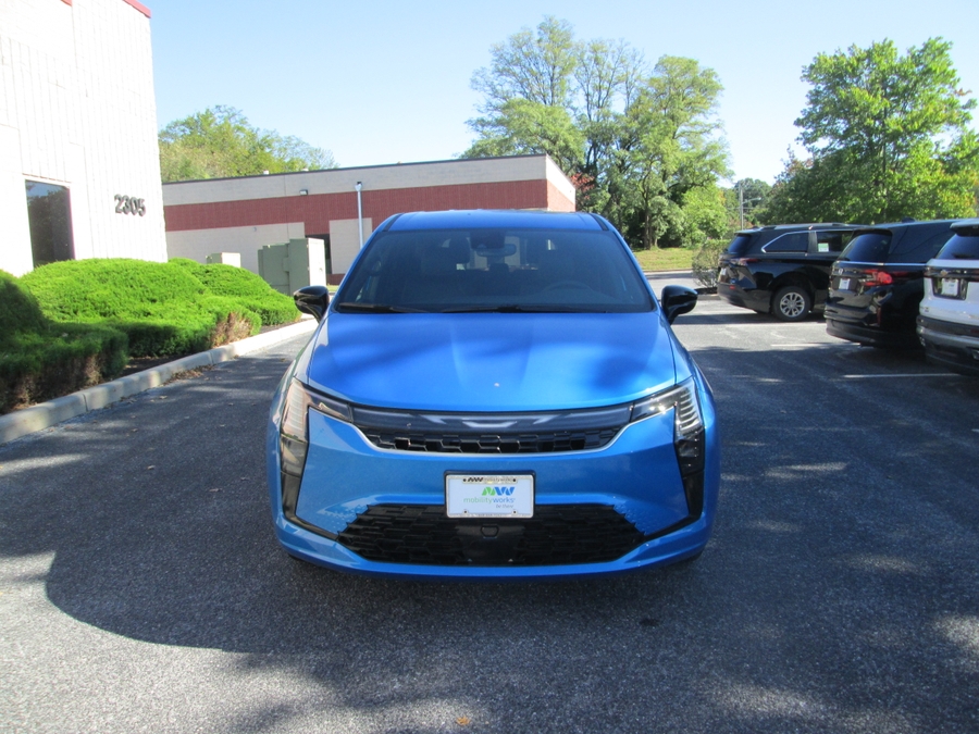 Blue Chrysler Pacifica image number 11