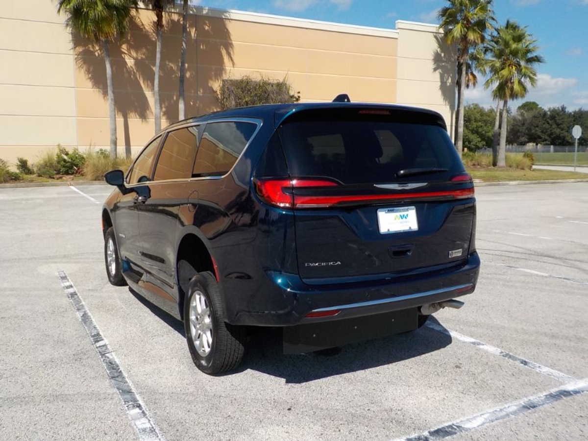 2024 CHRYSLER PACIFICA - Image 24