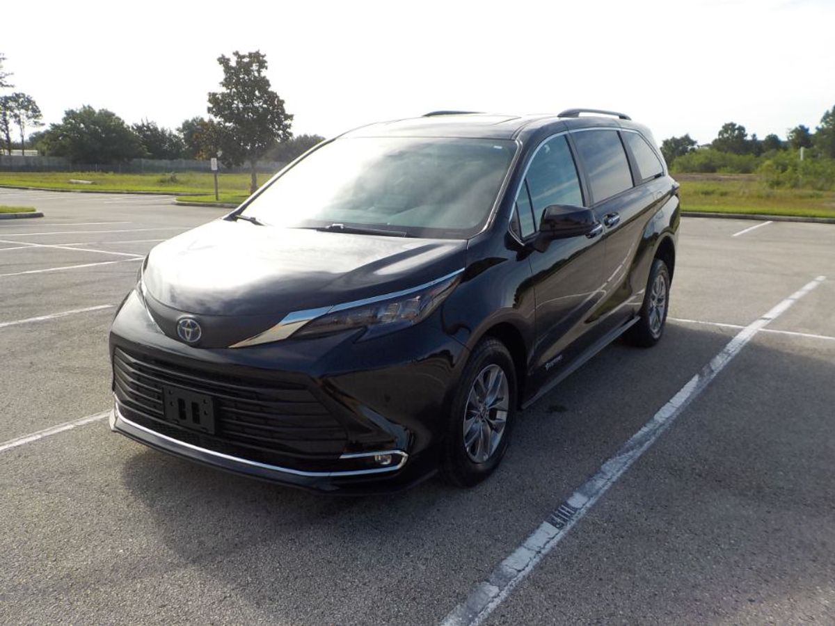 2024 TOYOTA SIENNA - Image 3