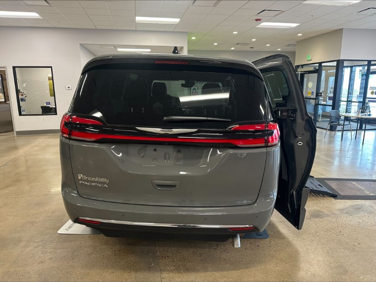 2025 CHRYSLER PACIFICA - Image 16