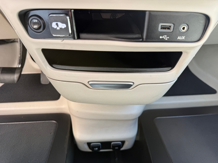 Used 2020 Chrysler Pacifica Limited - BraunAbility Side Entry Entry In Floor Automatic Ramp