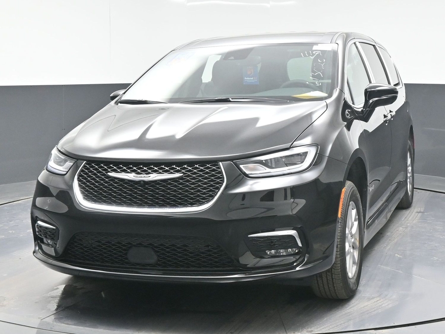 Black Chrysler Pacifica image number 1