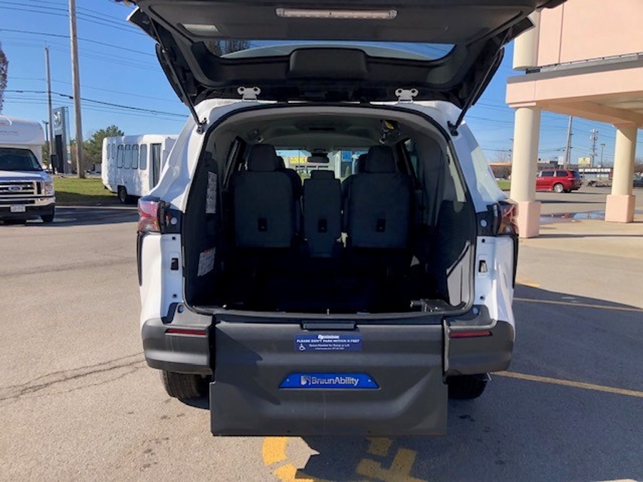 New 2026 Toyota Sienna Hybrid LE - BraunAbility Commercial Rear Entry Fold Out Manual Ramp