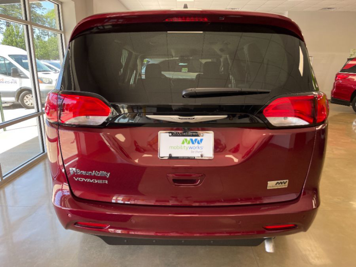 2023 CHRYSLER VOYAGER - Image 7