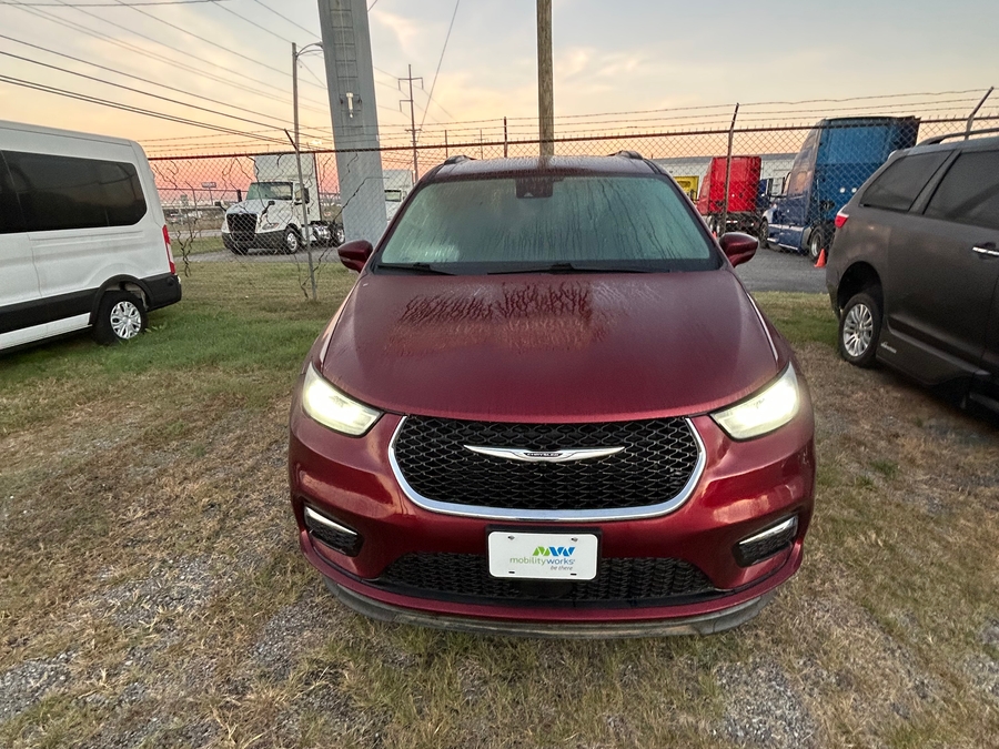 Red Chrysler Pacifica image number 13