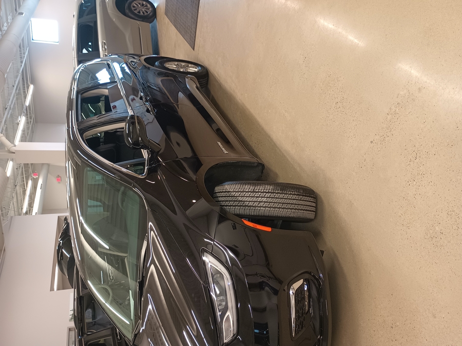 Black Chrysler Pacifica image number 1