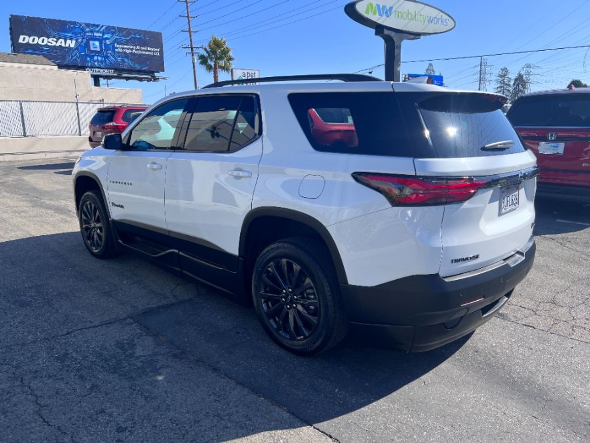 2023 CHEVROLET TRAVERSE - Image 5