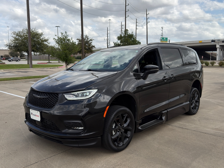Used 2023 Chrysler Pacifica Touring L Sport - BraunAbility Side Entry Entry Fold Out Automatic Ramp
