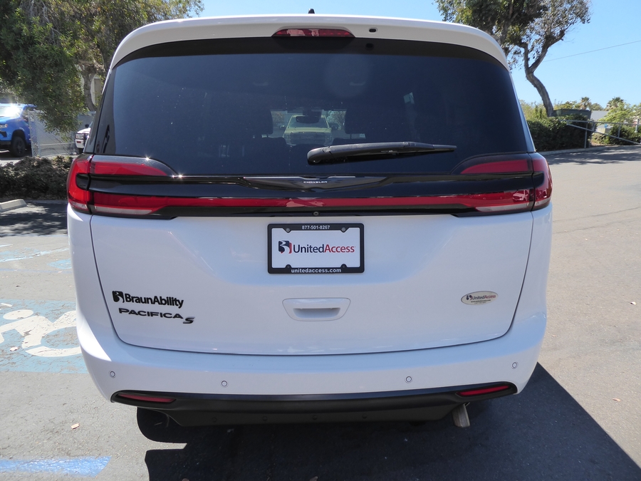 Used 2023 Chrysler Pacifica Touring L - BraunAbility Side Entry Fold Out Automatic Ramp